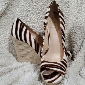 Vince camuto wedge platform espadrille zebra cow hair peep toe shoes
